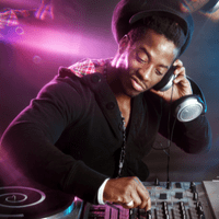 Disc Jockey (DJ)